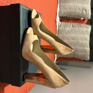 Brian Atwood size 10 dress shoe tan / gold accent on heal